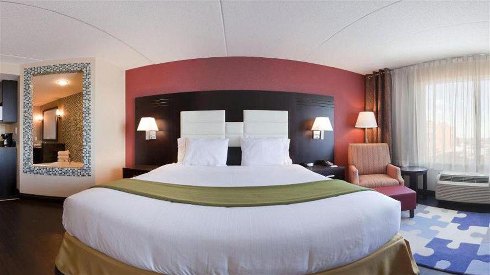 Holiday Inn Express Hotel & Suites Ottawa West-Nepean, An Ihg Hotel Εξωτερικό φωτογραφία
